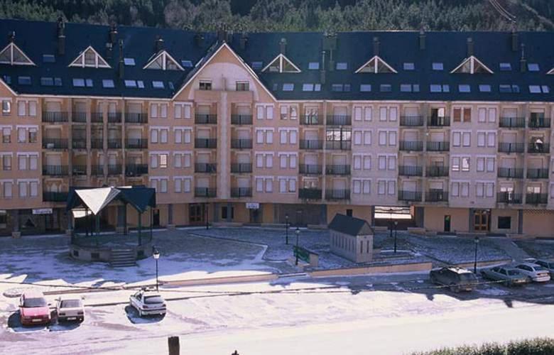Apartamento Vivienda Turística Pirineos XXI Canfranc Exterior foto