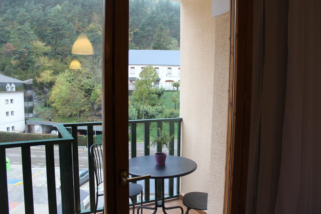 Apartamento Vivienda Turística Pirineos XXI Canfranc Habitación foto